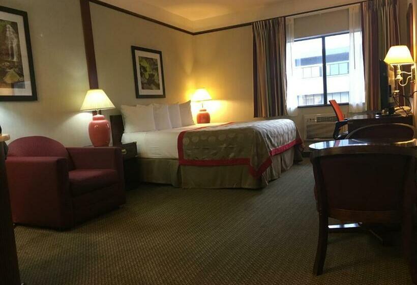 酒店 Ramada By Wyndham Portland Airport