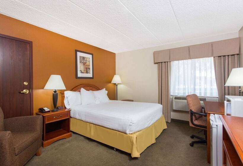 فندق Super 8 By Wyndham Beloit