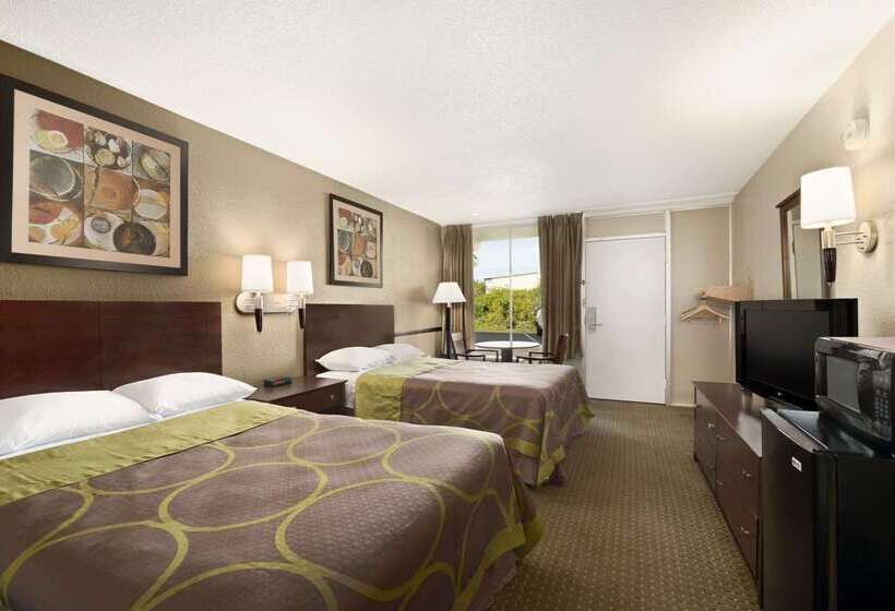 فندق Super 8 By Wyndham Ormond Beach