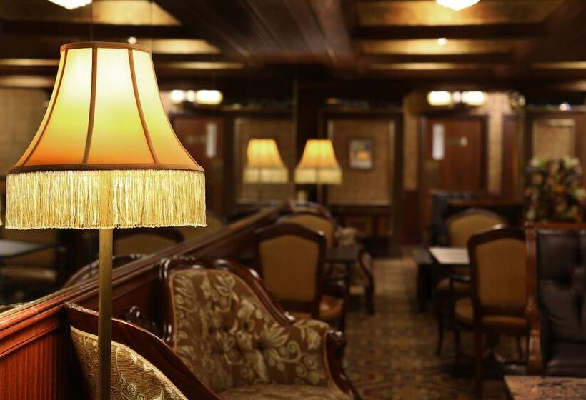 ホテル The Claridge