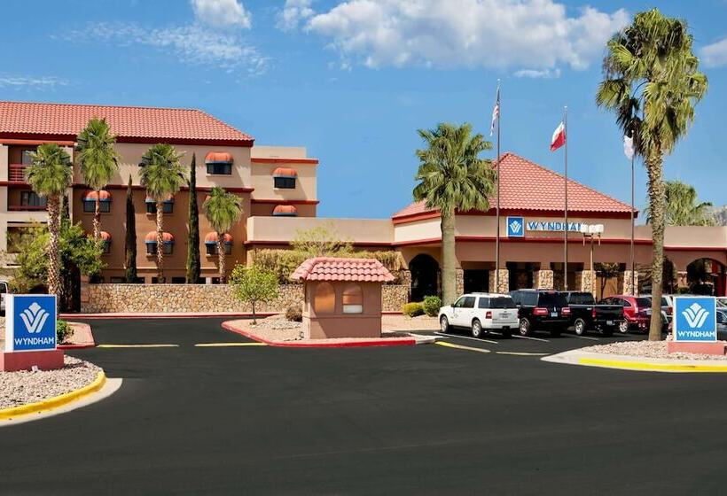 هتل Wyndham El Paso Airport  And Water Park