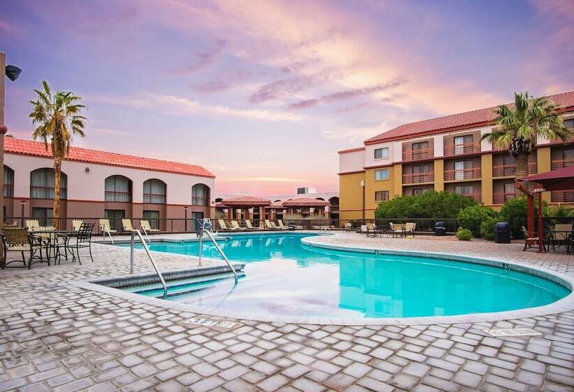 هتل Wyndham El Paso Airport  And Water Park