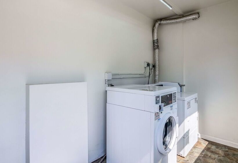 Motel 6 Portsmouth, Va