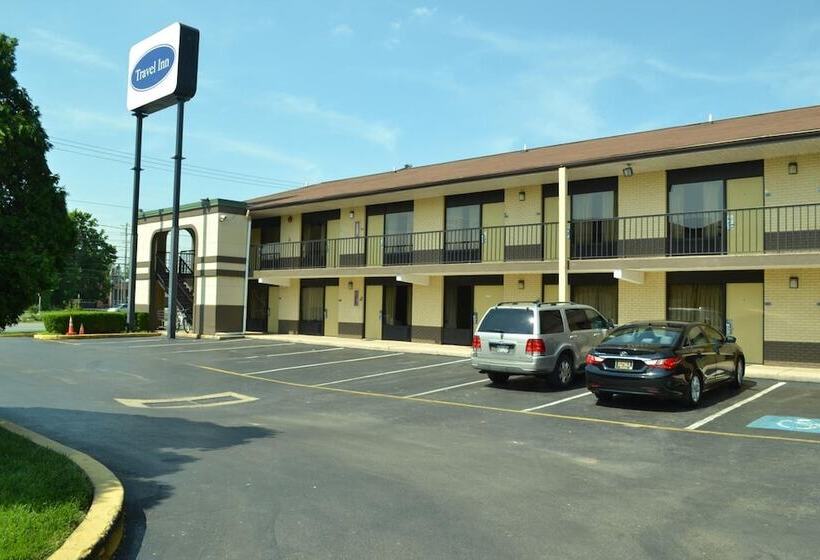 מוטל Travel Inn New Castle Airport
