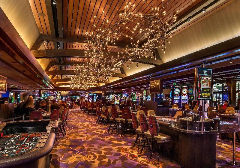 استراحتگاه Golden Nugget Lake Tahoe