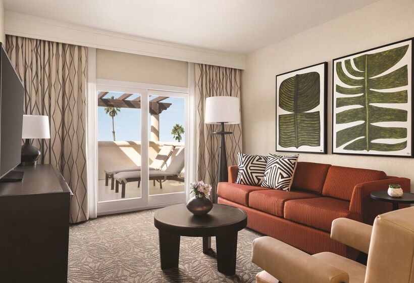 استراحتگاه Zachari Dunes On Mandalay Beach, Curio Collection By Hilton