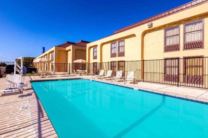 هتل Baymont By Wyndham Amarillo East