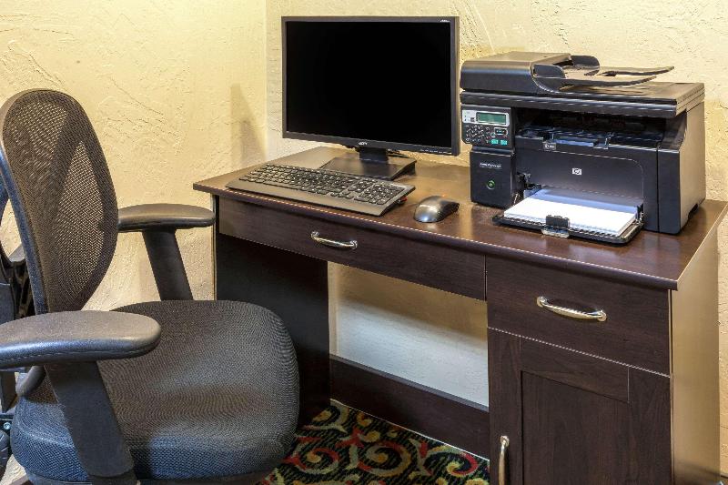 هتل Baymont By Wyndham Amarillo East