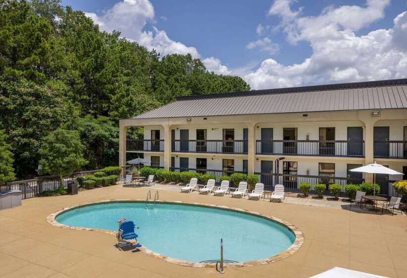 هتل Baymont By Wyndham Columbus Ga