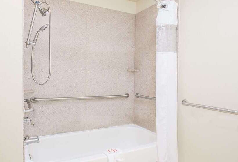 فندق Baymont By Wyndham Greenville