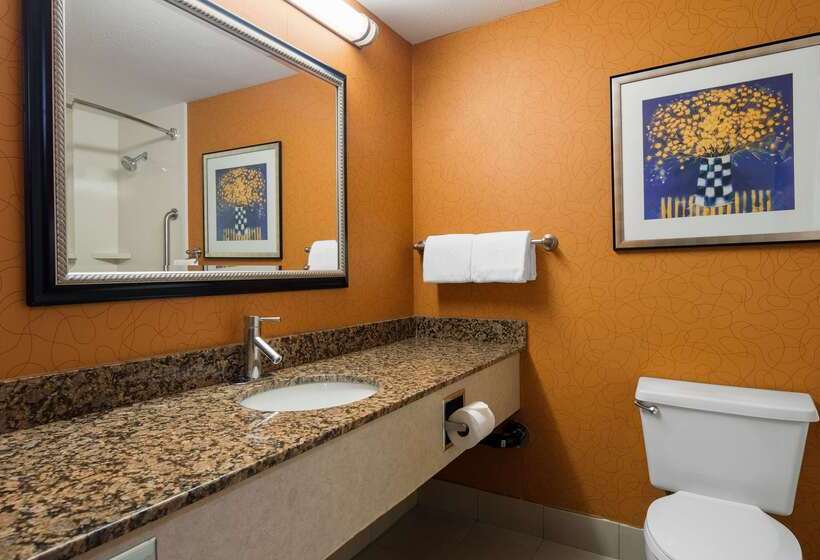 هتل Best Western Plus Fresno Airport