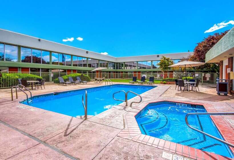 Отель Clarion Inn Grand Junction