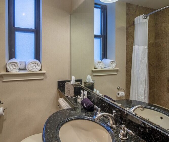 Collegian Hotel & Suites, Trademark Collection By Wyndham