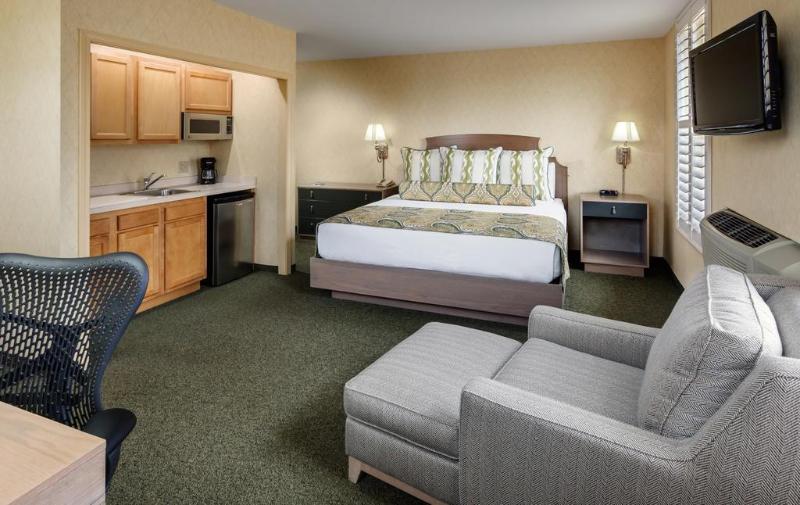 Collegian Hotel & Suites, Trademark Collection By Wyndham