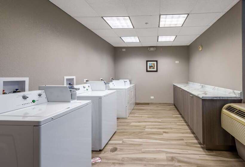 هتل Comfort Inn Chicago Schaumburg  O Hare Airport