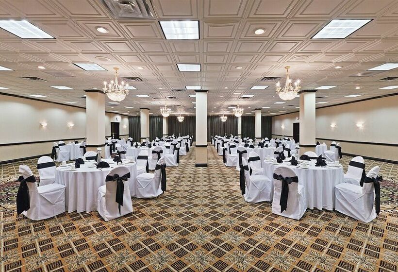 هتل Radisson Oklahoma City Northwest