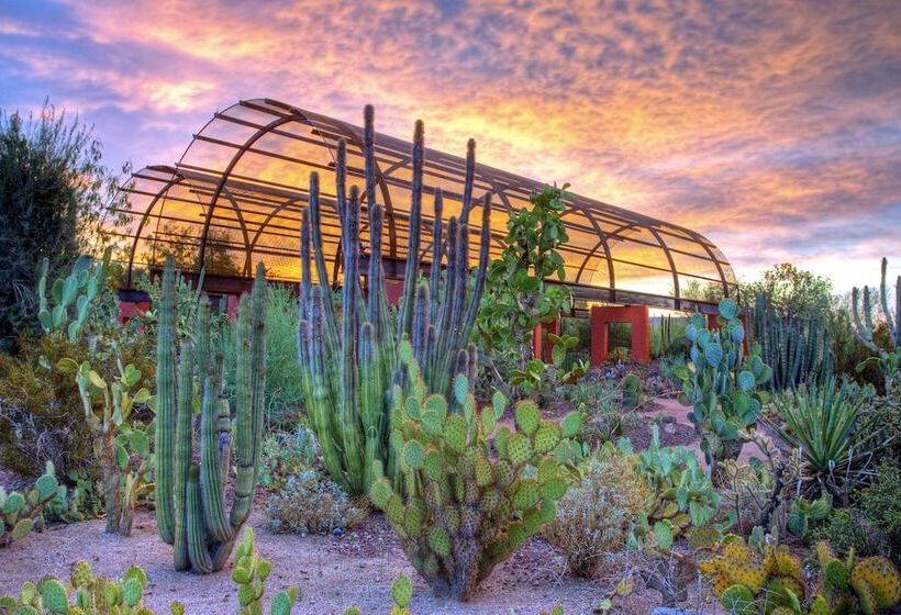 هتل Crowne Plaza Phoenix Airport