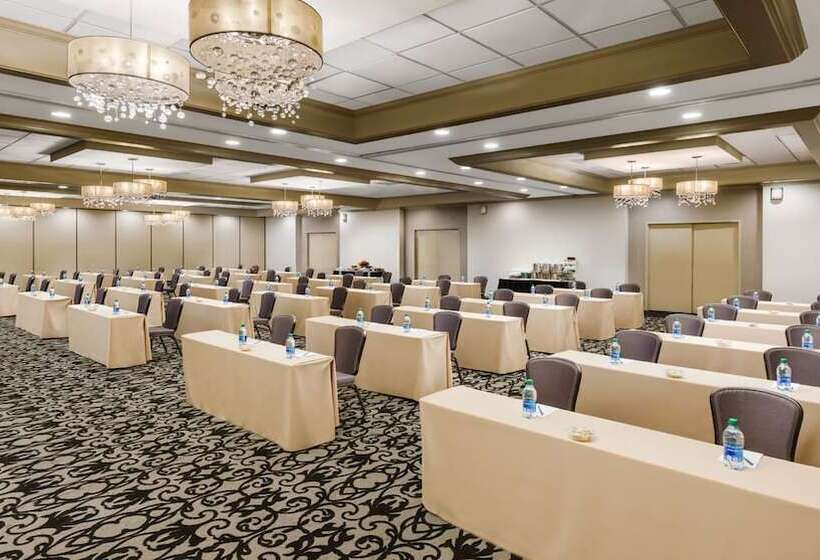 هتل Crowne Plaza Phoenix Airport   Phx, An Ihg