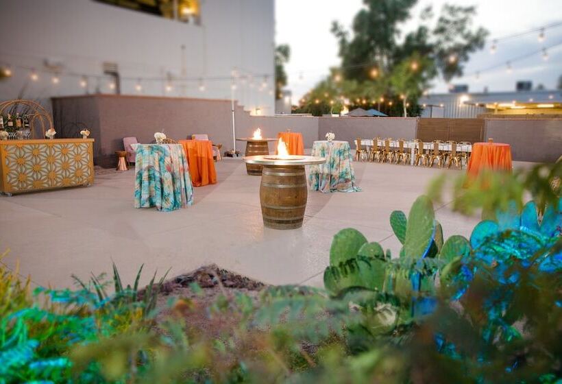هتل Crowne Plaza Phoenix Airport   Phx, An Ihg