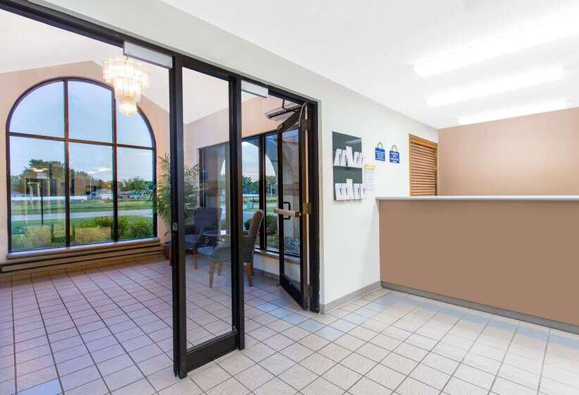هتل Days Inn By Wyndham Austin