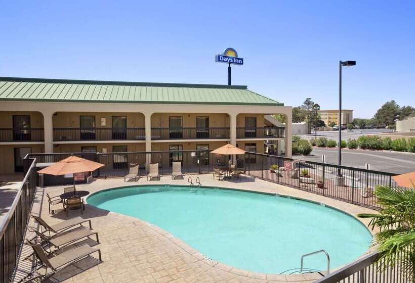 هتل Days Inn By Wyndham Las Cruces
