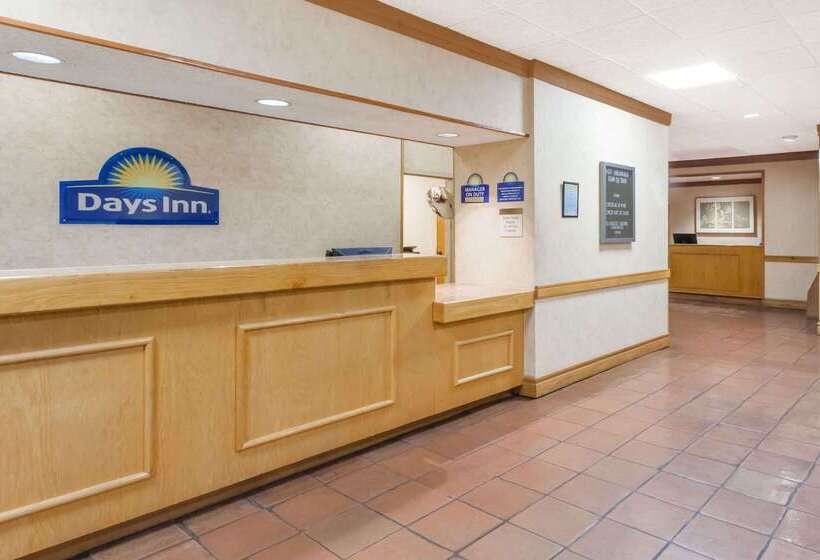 בית מלון כפרי Days Inn By Wyndham Seguin Tx