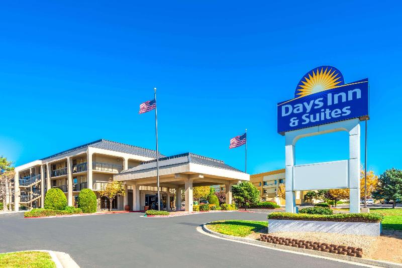 هتل Days Inn & Suites By Wyndham Albuquerque North