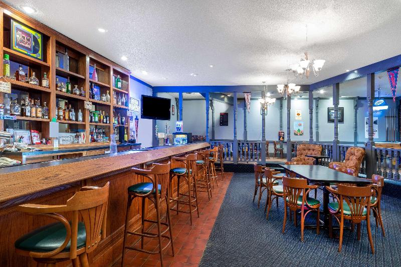 هتل Days Inn & Suites By Wyndham Clovis