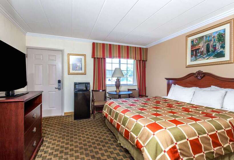 هتل Days Inn & Suites By Wyndham Roseville/detroit Area