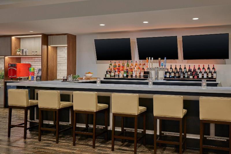 Delta Hotels By Marriott Chicago Willowbrook