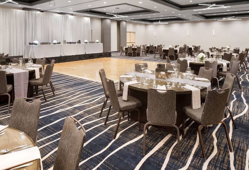 Delta Hotels By Marriott Minneapolis Northeast