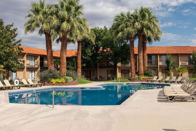 هتل Desert Garden Inn, A Trademark Collection  By Wyndham