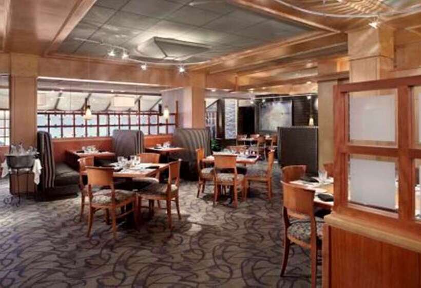 هتل Doubletree By Hilton Akron Fairlawn