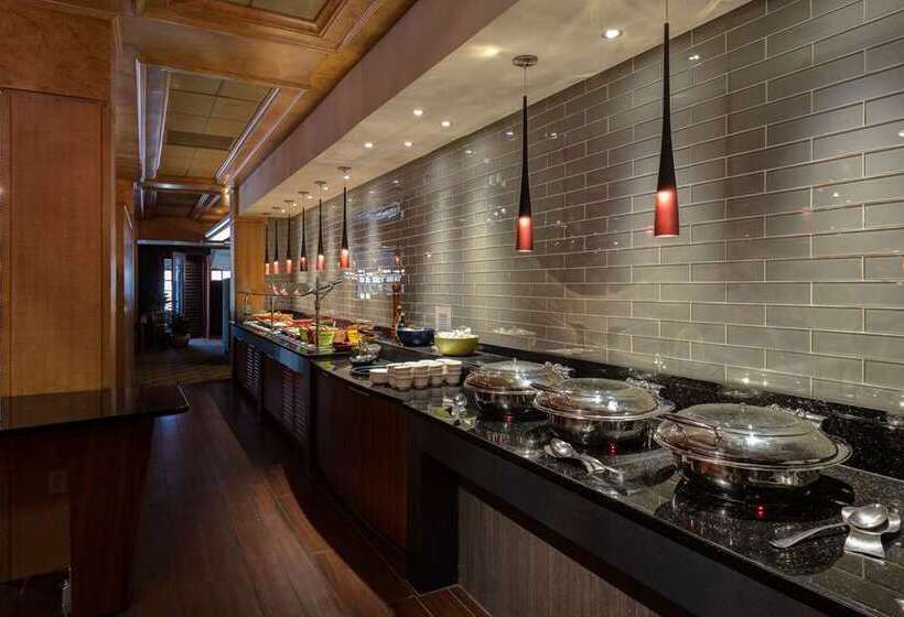 هتل Doubletree By Hilton Akron Fairlawn