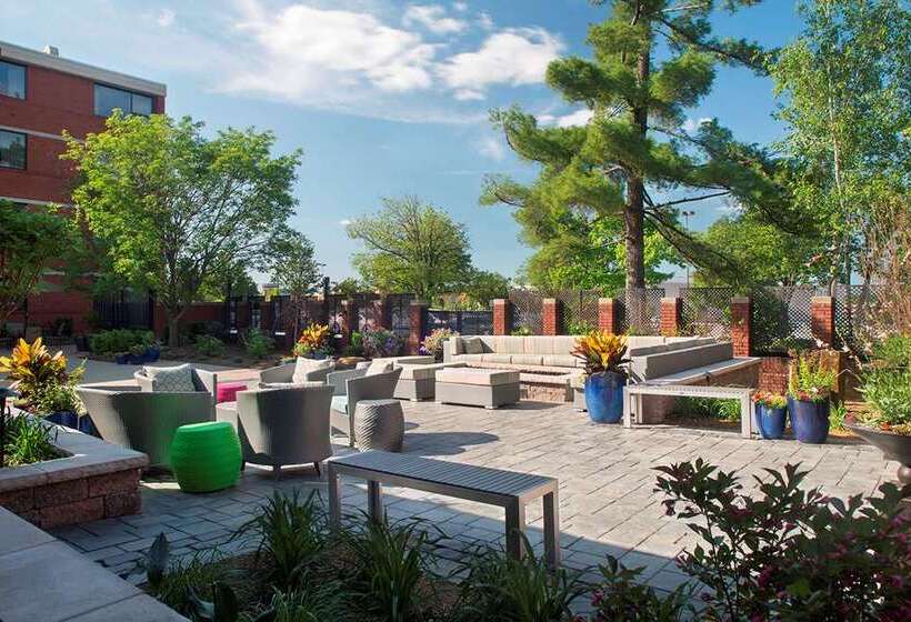 هتل Doubletree By Hilton Akron Fairlawn