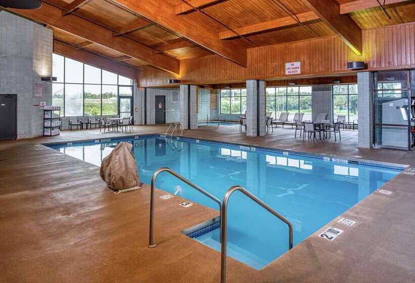Отель Doubletree By Hilton Appleton