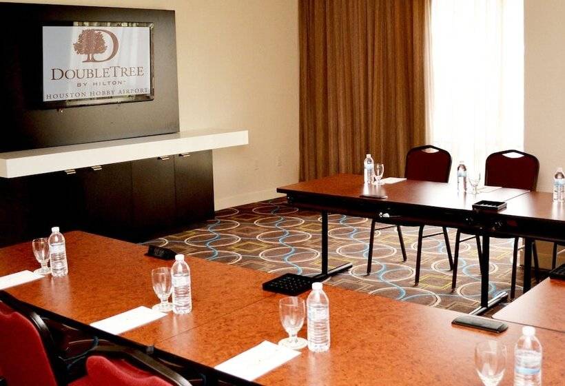 هتل Doubletree By Hilton Houston Hobby Airport