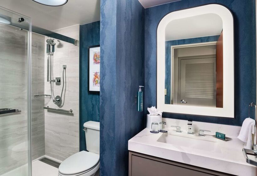 Doubletree By Hilton Houston Medical Center Hotel & Suites