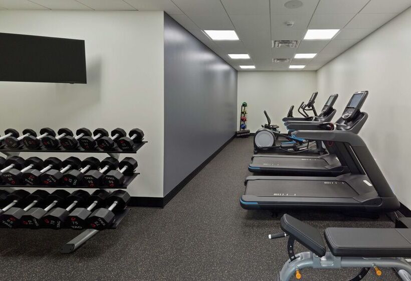 فندق Doubletree By Hilton Jamestown