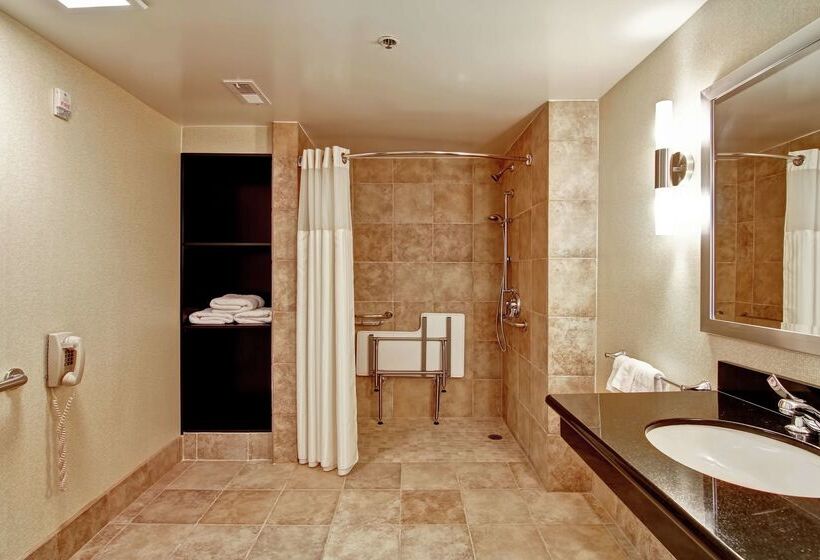 Doubletree By Hilton Hotel Pleasanton At The Club