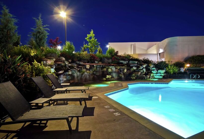 Doubletree By Hilton Hotel Pleasanton At The Club
