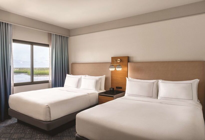 בית מלון כפרי Doubletree By Hilton Tampa Rocky Point Waterfront