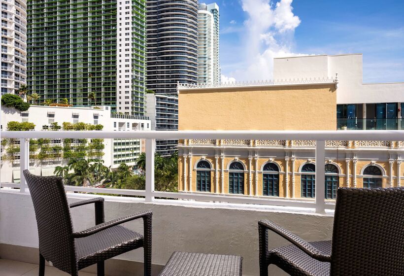 هتل Doubletree Grand  Biscayne Bay