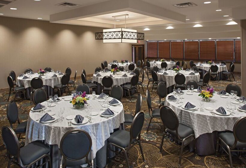 فندق Doubletree By Hilton Murfreesboro