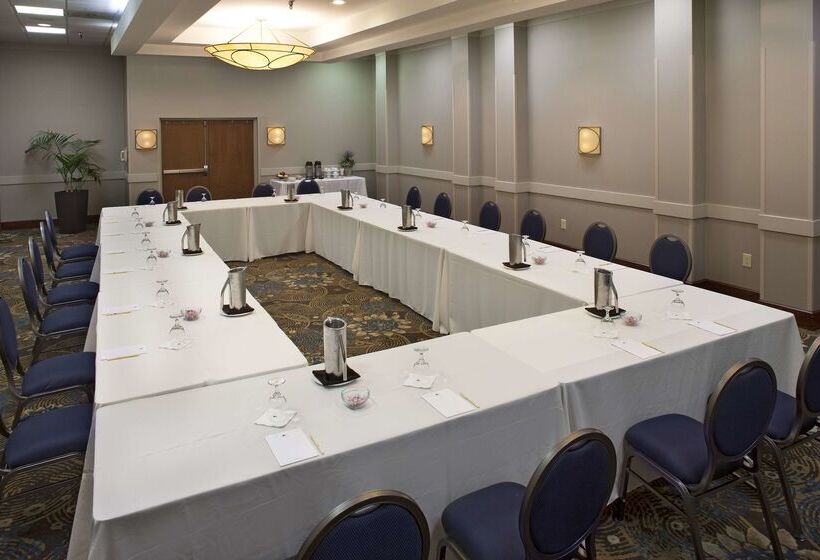 فندق Doubletree By Hilton Murfreesboro
