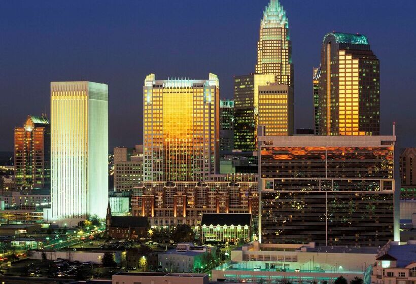 호텔 Doubletree Suites By Hilton Charlotte Southpark