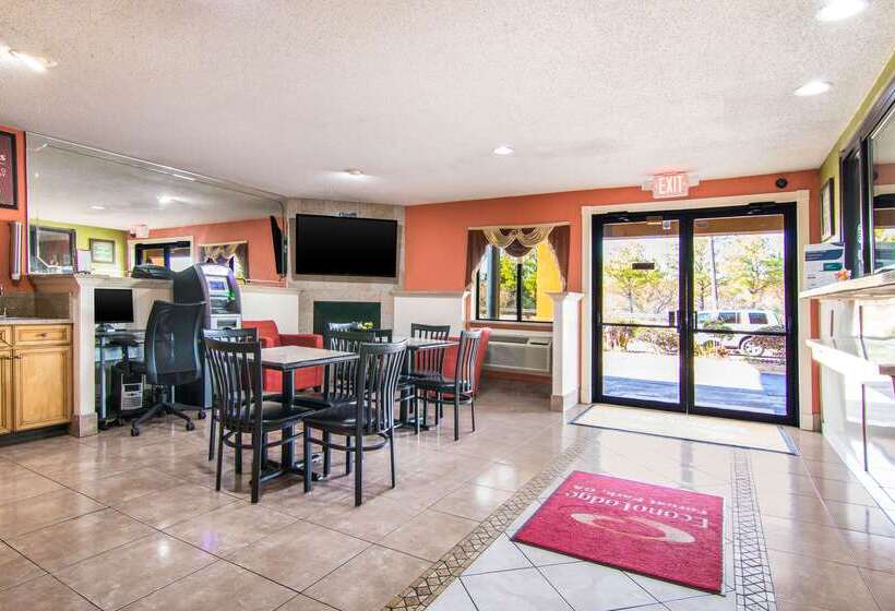 هتل Econo Lodge Atlanta Airport East