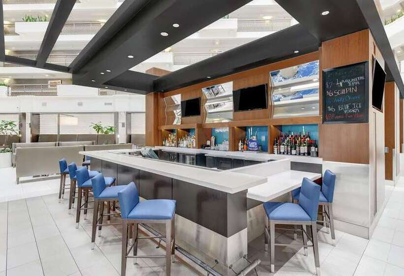 ホテル Embassy Suites By Hilton Anaheim Orange
