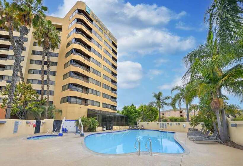 فندق Embassy Suites By Hilton Anaheim Orange