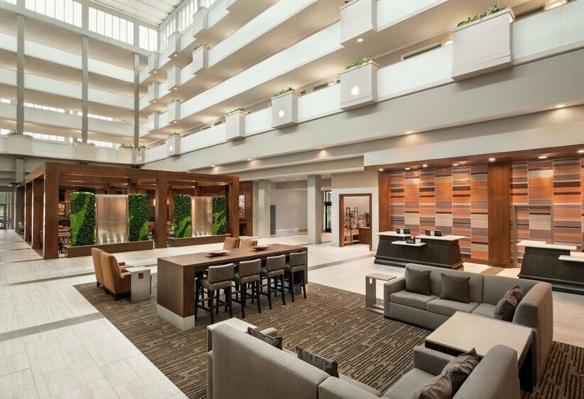 هتل Embassy Suites By Hilton Brunswick